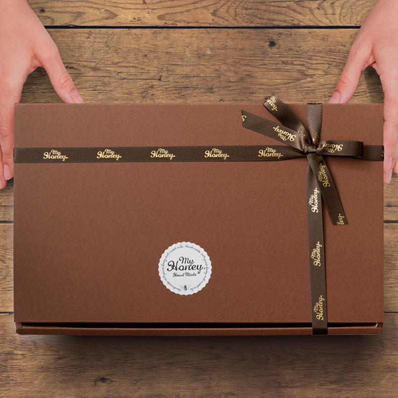 ブラウンギフトボックス × MYHONEYロゴ入りリボン仕様 手提げ袋付き【3